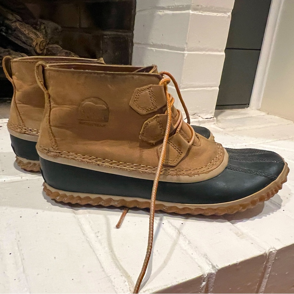 Sorel boots size 8.5